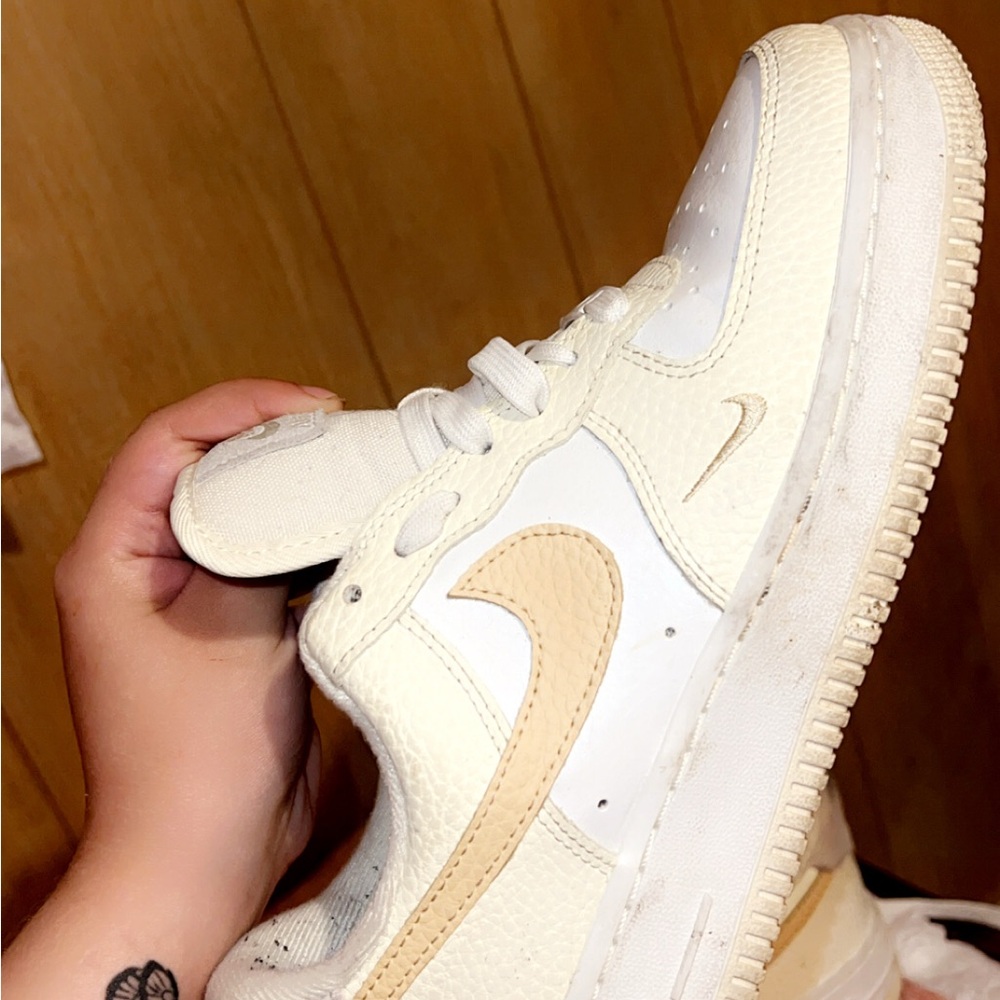 Nike Women's Cream and White Athletic Shoes